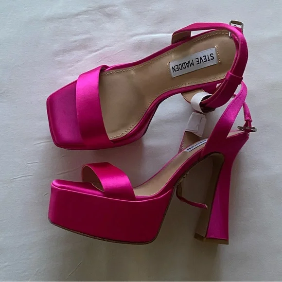 NWT Steve Madden Women’s Discord Heeled Heels In Fus/Pink Satin Size 6. - Picture 4 of 9